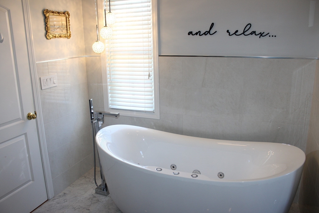 2026 Parker Street Springfield, MA 01128 - Photo 19 of 29