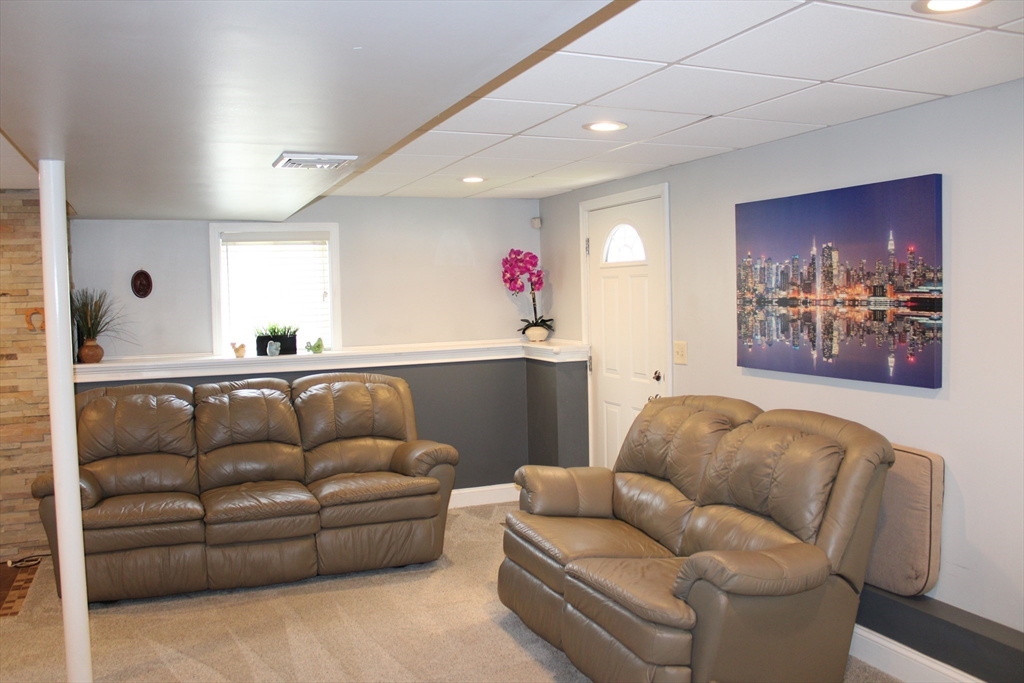 2026 Parker Street Springfield, MA 01128 - Photo 24 of 29