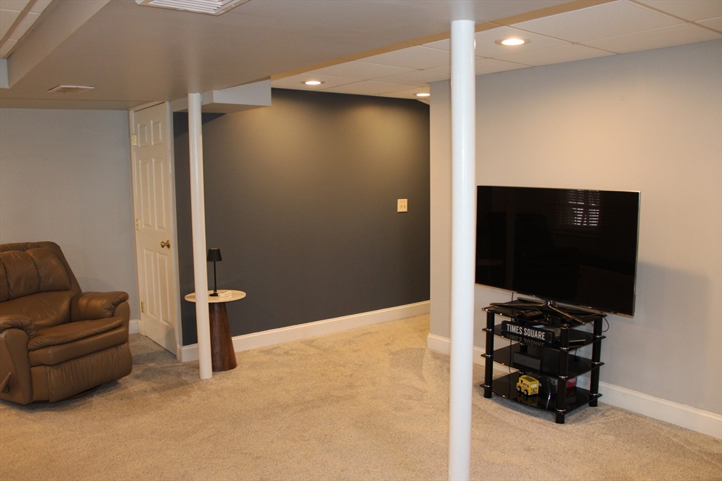 2026 Parker Street Springfield, MA 01128 - Photo 25 of 29