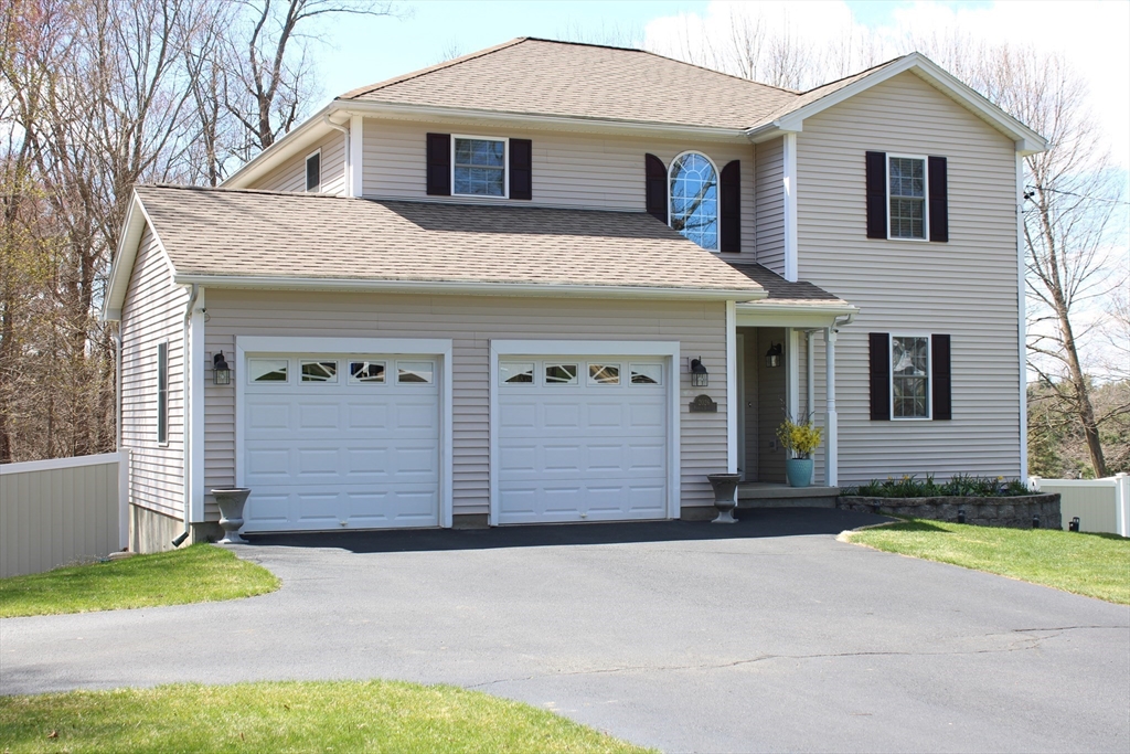 2026 Parker Street Springfield, MA 01128 - Photo 3 of 29