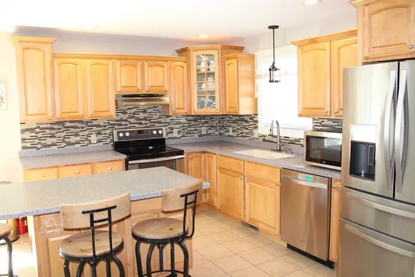 $489,900 | 2026 Parker Street, Springfield, MA 01128