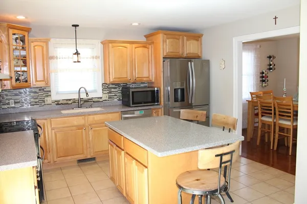 $489,900 | 2026 Parker Street, Springfield, MA 01128