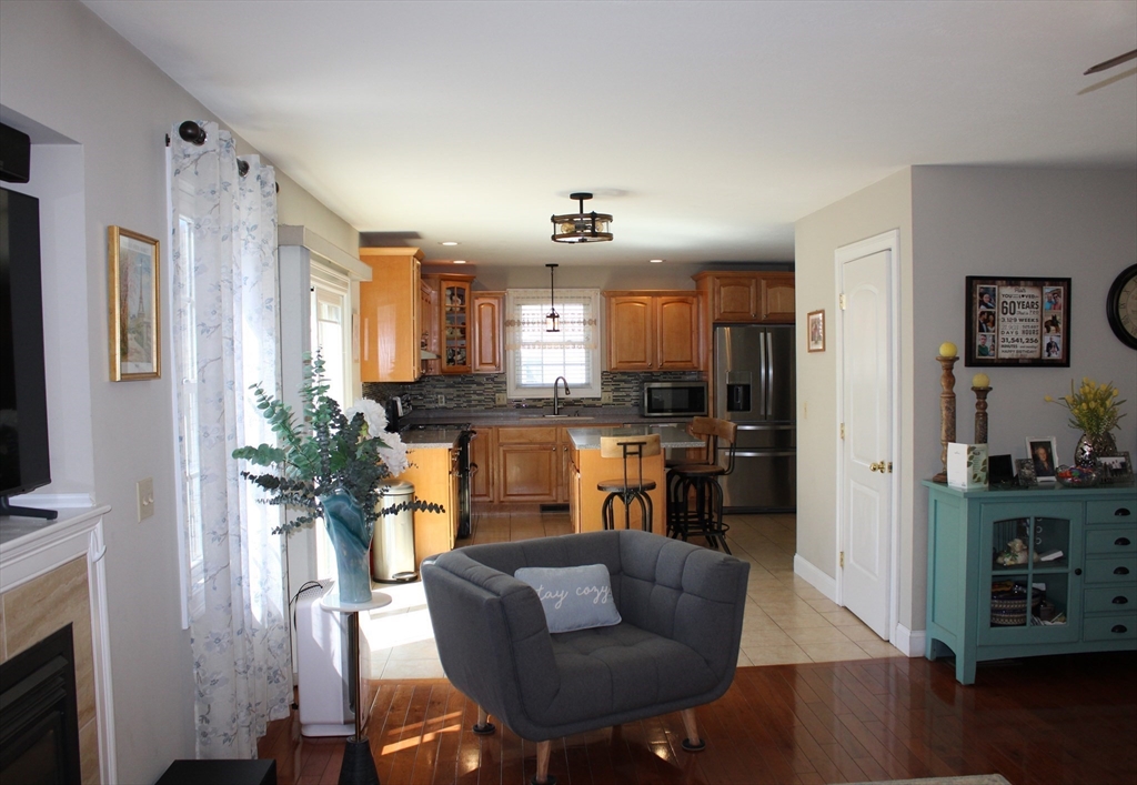 2026 Parker Street Springfield, MA 01128 - Photo 9 of 29