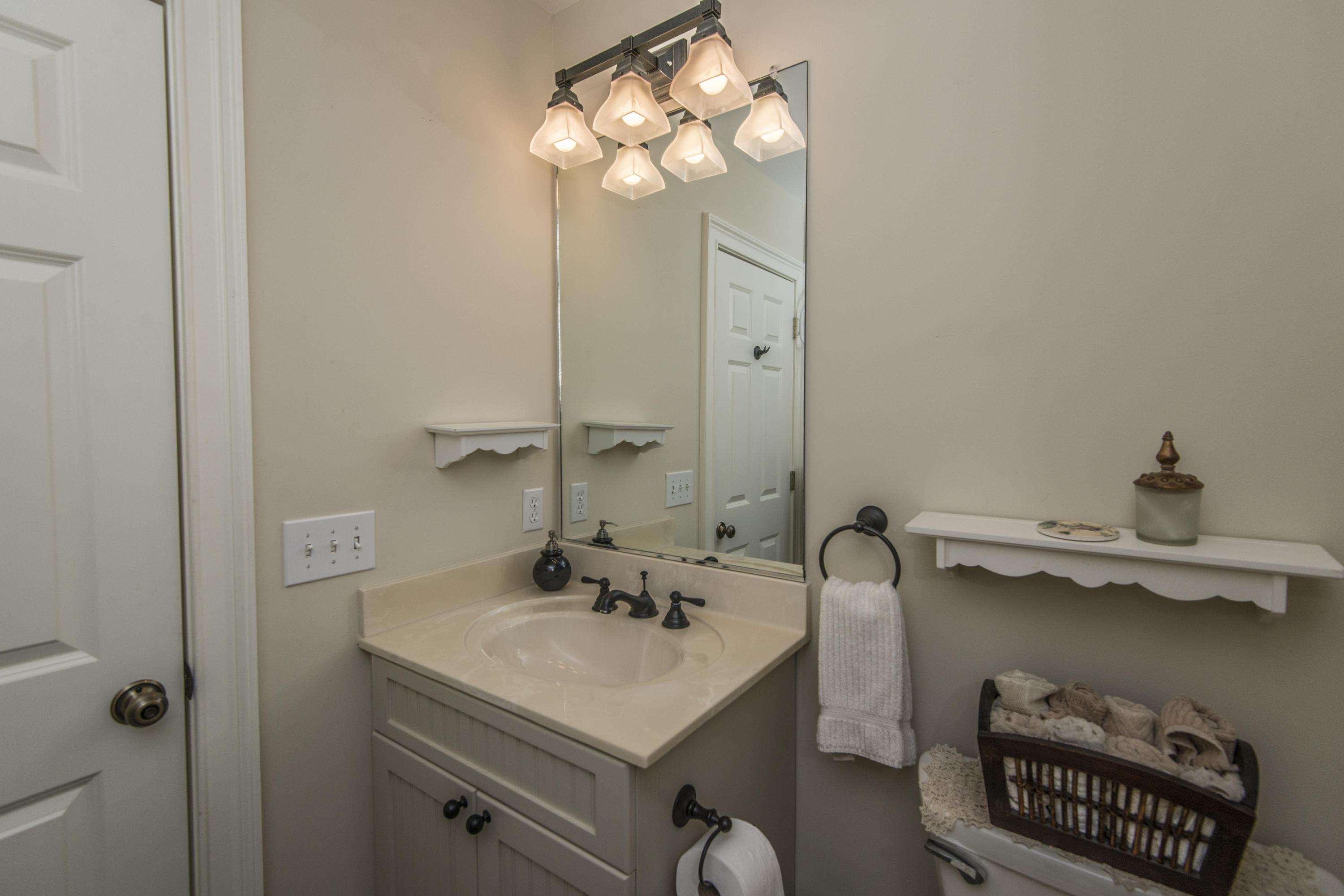 1684 Sewee Fort Road Mount Pleasant, SC 29466 - Photo 86 of 100 Full Bathroom