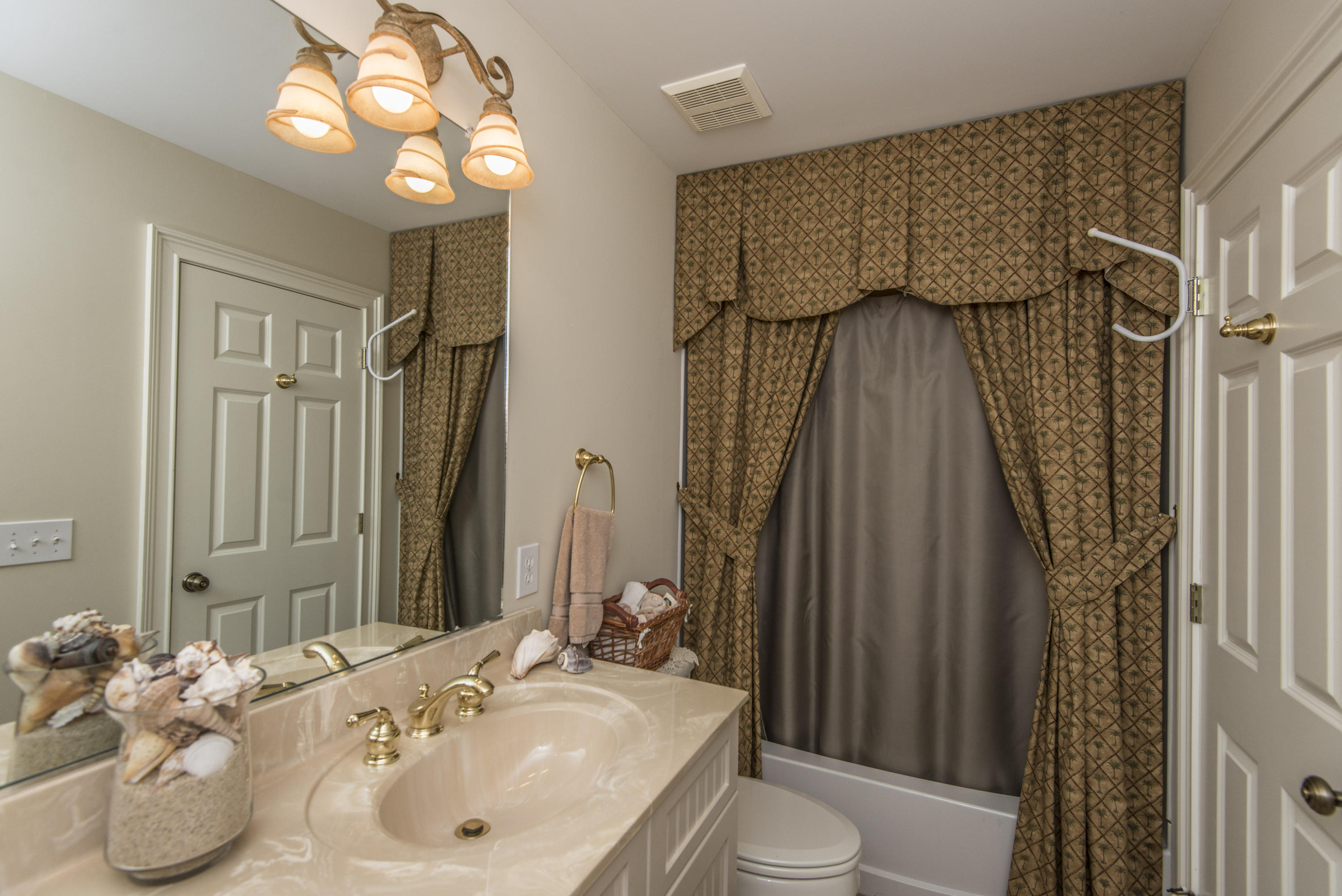 1684 Sewee Fort Road Mount Pleasant, SC 29466 - Photo 88 of 100 Full Bathroom