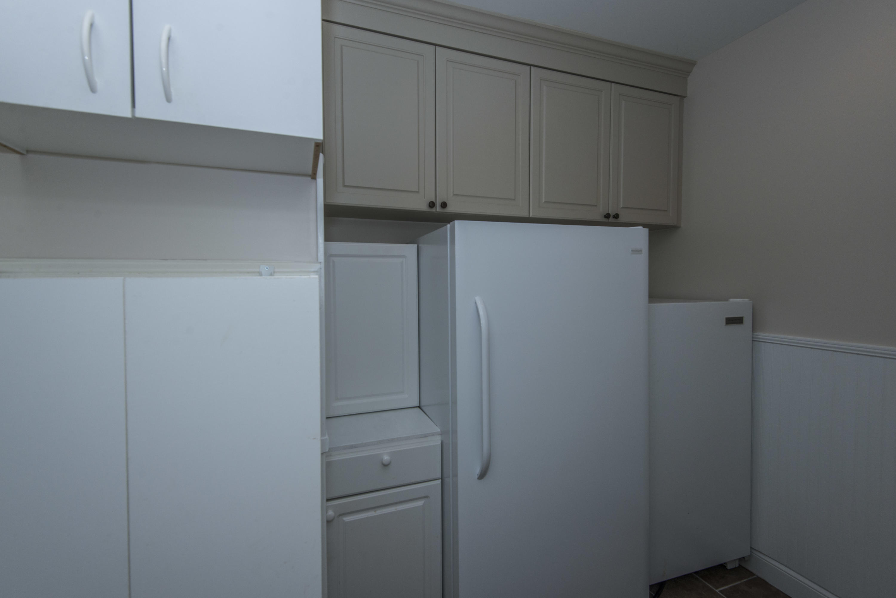 1684 Sewee Fort Road Mount Pleasant, SC 29466 - Photo 89 of 100 Laundry Room