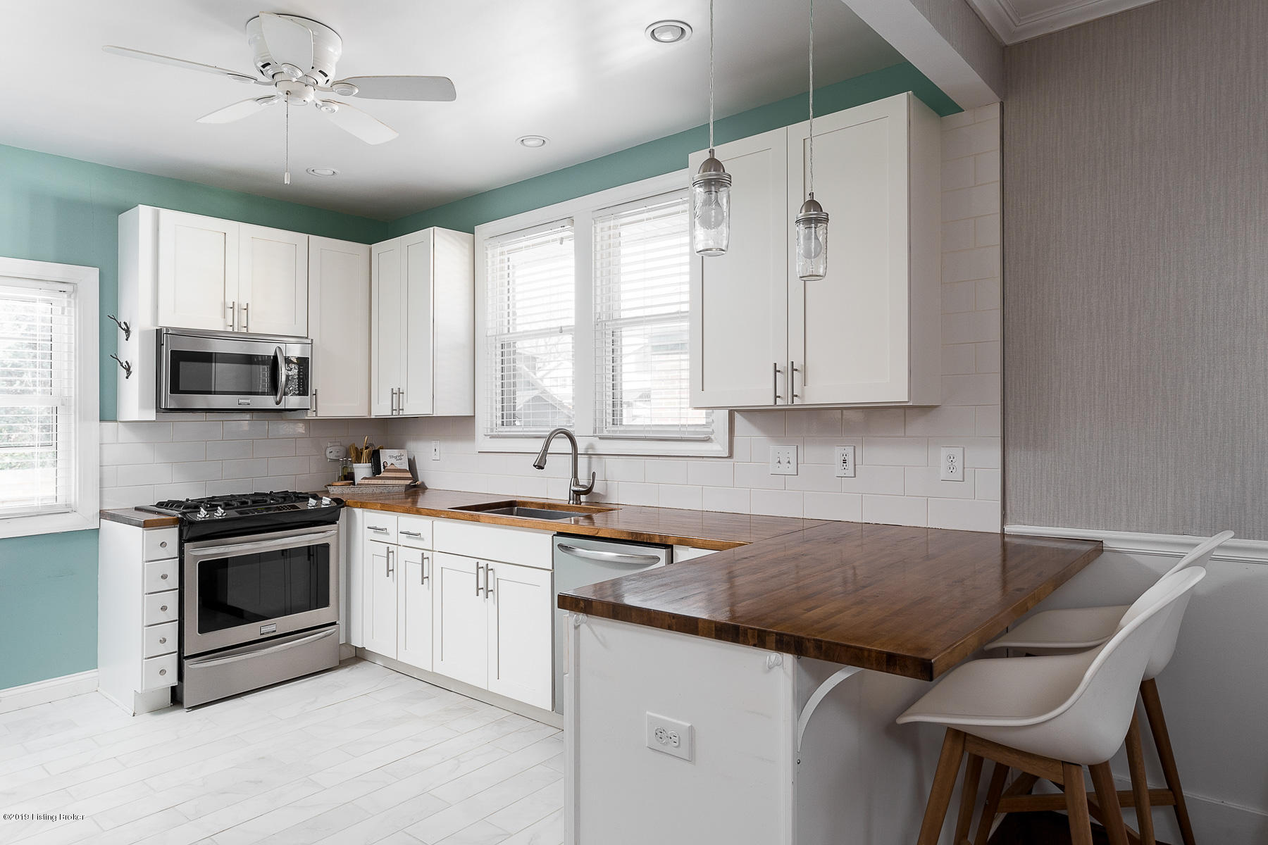 318 Iola Road Louisville, KY 40207 - Photo 8 of 28 Updated Kitchen and Breakfast bar