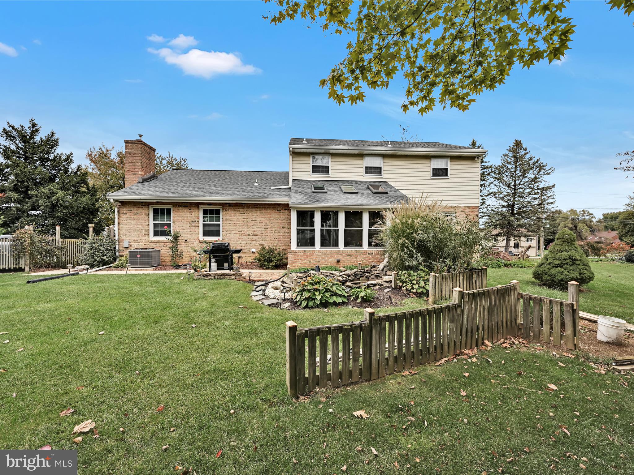 618 West 3rd Avenue Lititz, PA 17543 - Photo 33 of 40 a front view of house with a garden