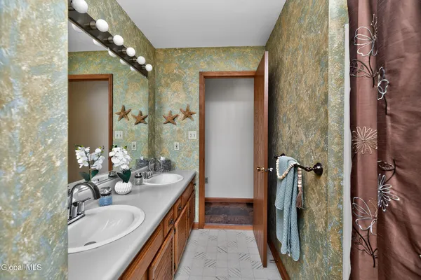 $639,900 | 499 Miller Road, Clifton Park, NY 12065
