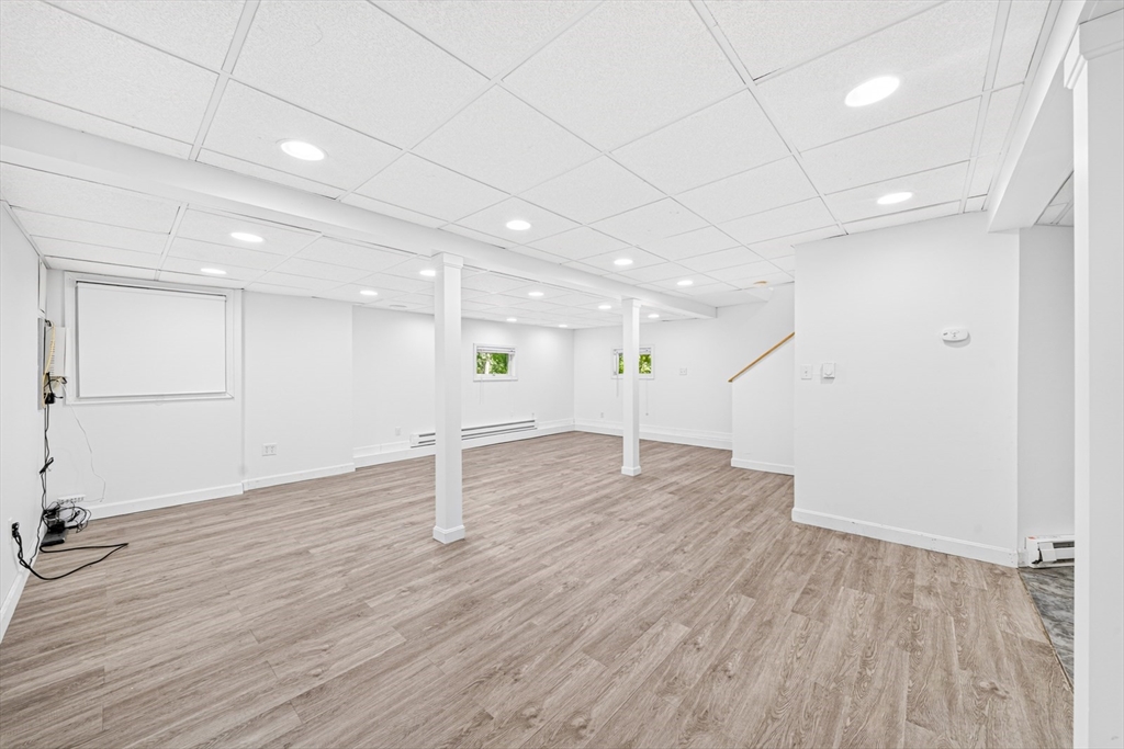 35 Brentwood Road Woburn, MA 01801 - Photo 34 of 42