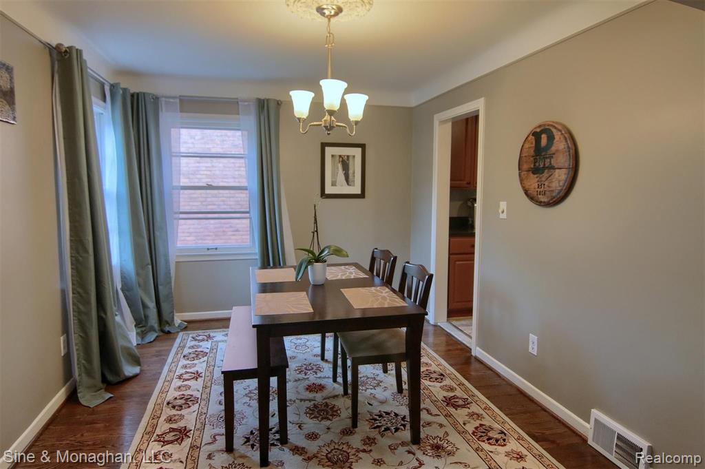 1226 Hampton Road Grosse Pointe Woods, MI 48236 - Photo 7 of 26