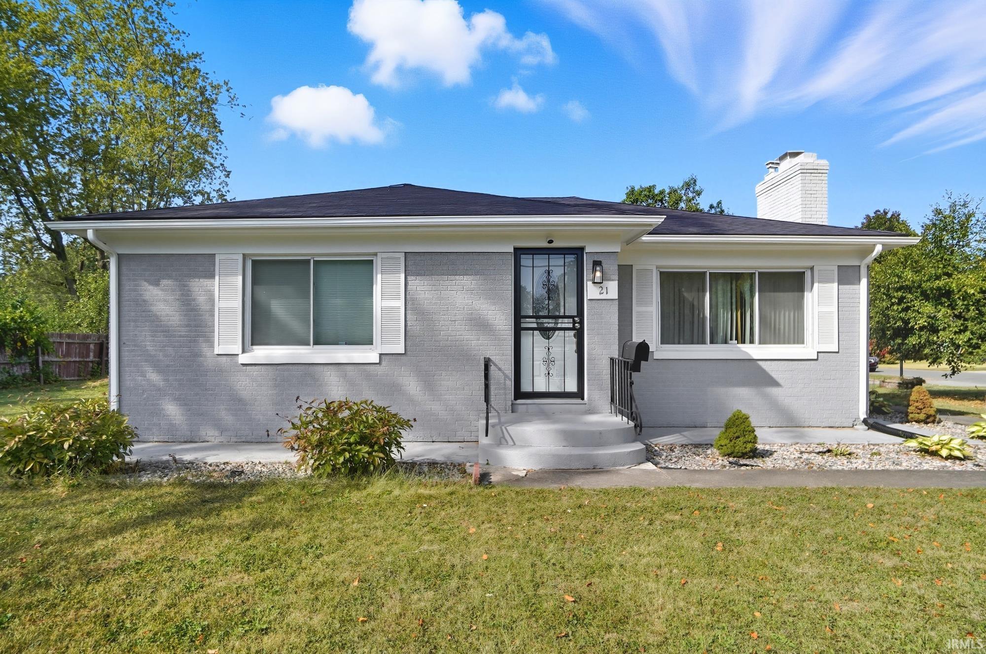 2215 East Paulding Road Fort Wayne, IN 46806 - Photo 1 of 36