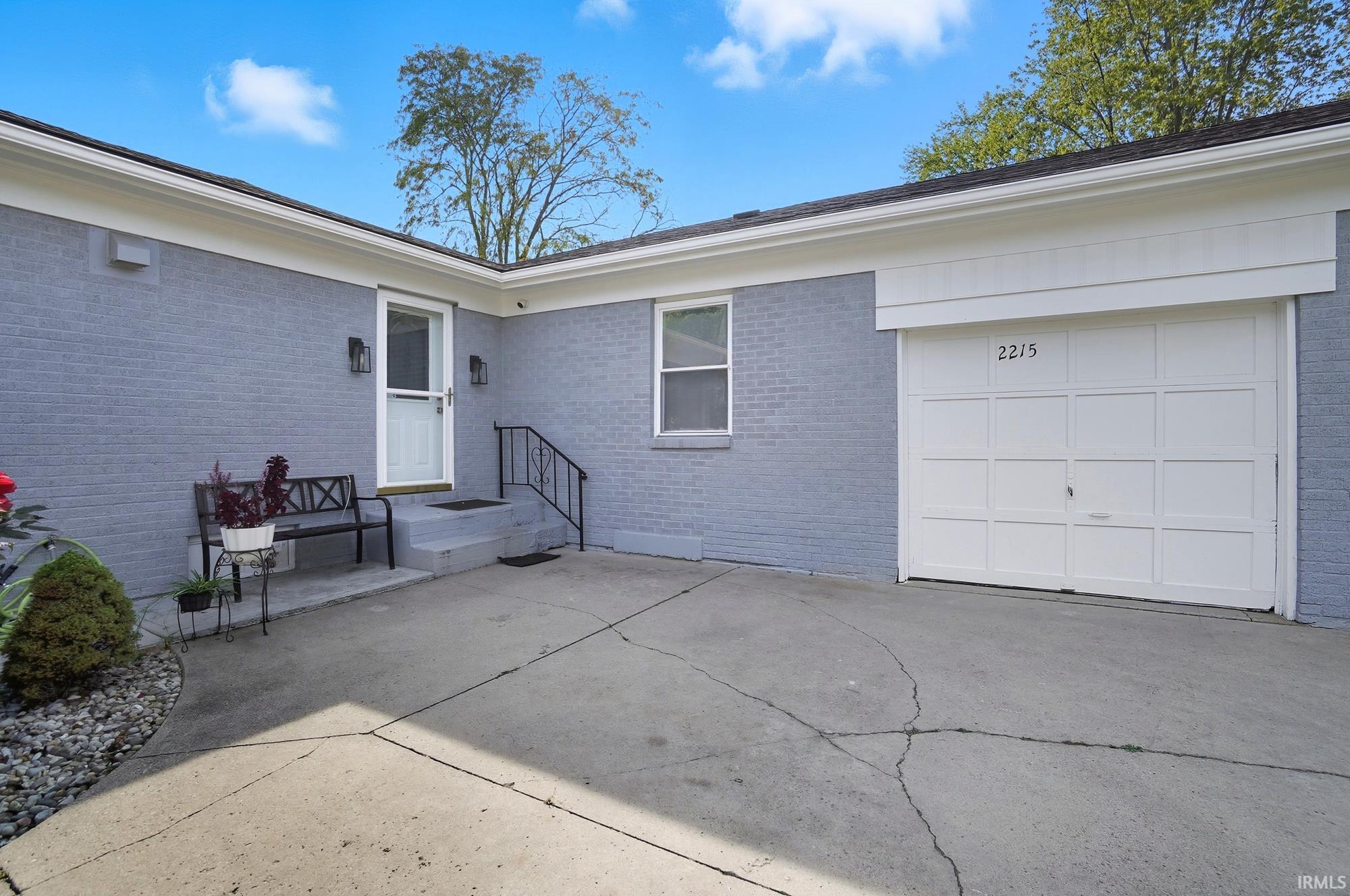 2215 East Paulding Road Fort Wayne, IN 46806 - Photo 6 of 36