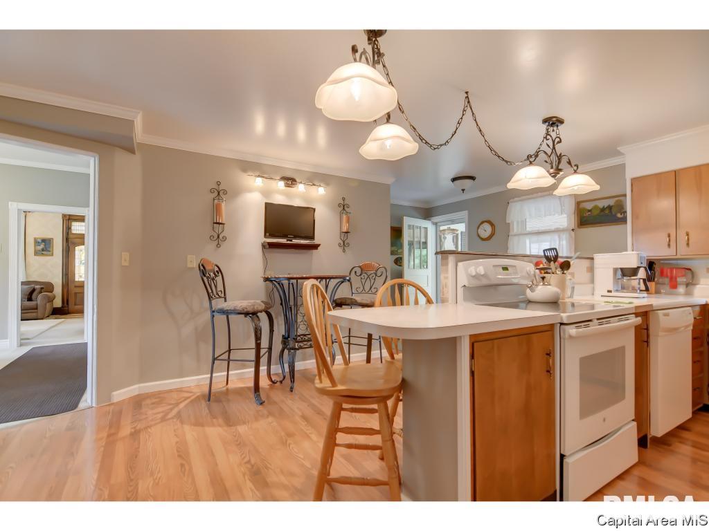 109 West Jackson Street Athens, IL 62613 - Photo 17 of 36 Gallery Image 17