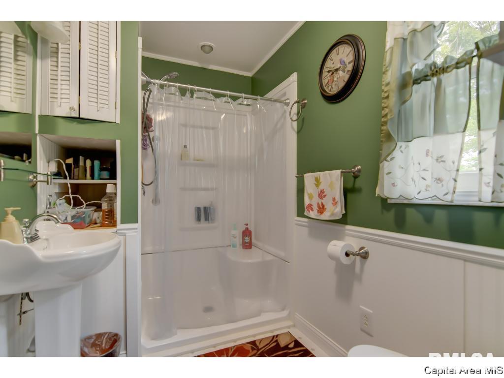 109 West Jackson Street Athens, IL 62613 - Photo 24 of 36 Gallery Image 24