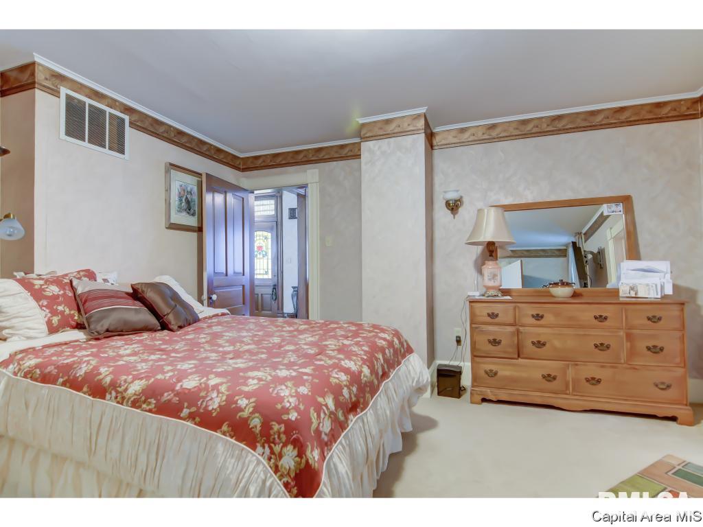 109 West Jackson Street Athens, IL 62613 - Photo 26 of 36 Gallery Image 26
