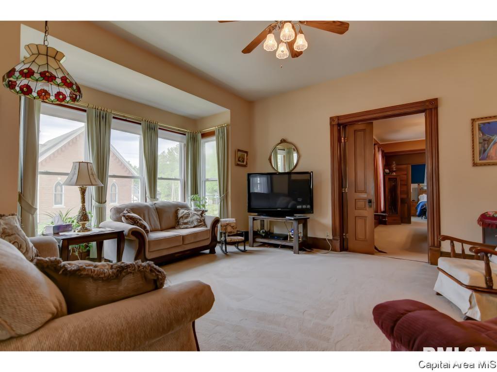109 West Jackson Street Athens, IL 62613 - Photo 9 of 36 Gallery Image 9