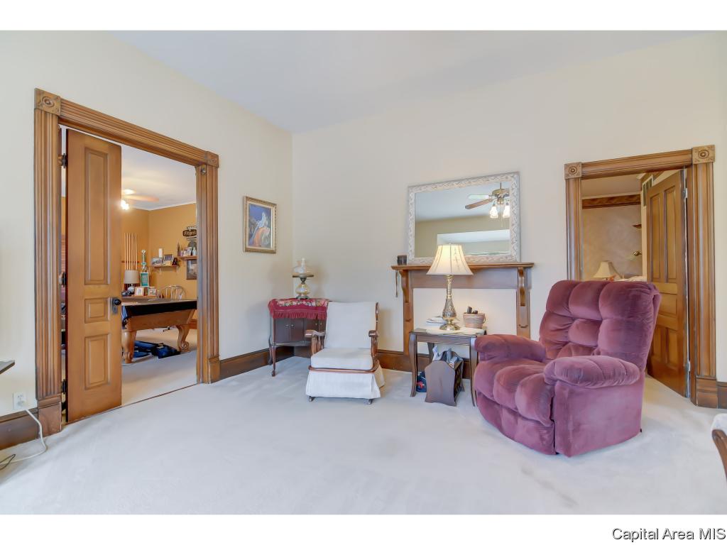 109 West Jackson Street Athens, IL 62613 - Photo 10 of 36 Gallery Image 10