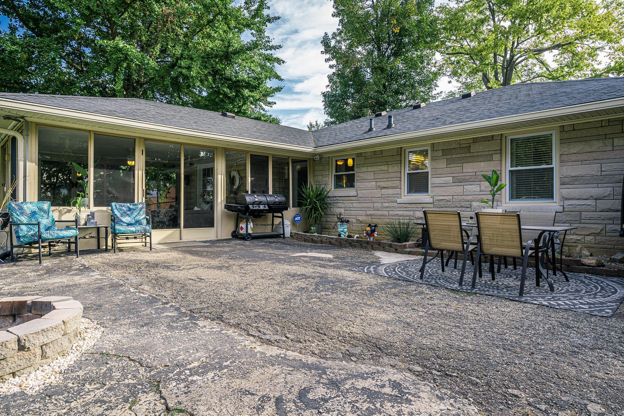 9309 Fairground Road Louisville, KY 40291 - Photo 42 of 54 Patio1
