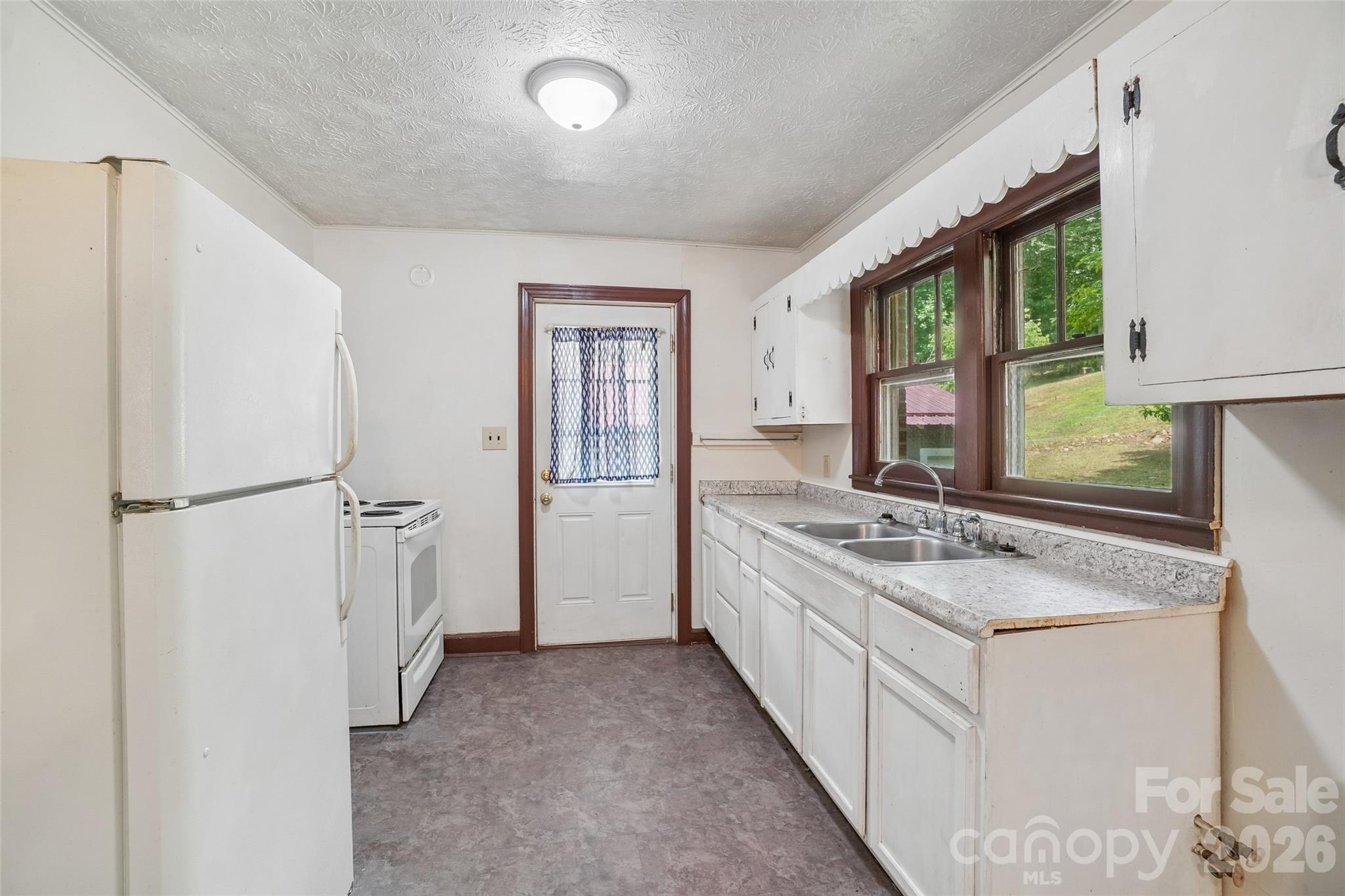 611 Reeves Cove Road Candler, NC 28715 - Photo 11 of 44