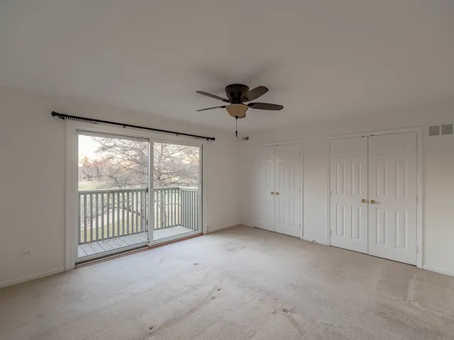 $374,900 | 245 Timber Ridge Lane, Unit 245, Lake Barrington, IL 60010