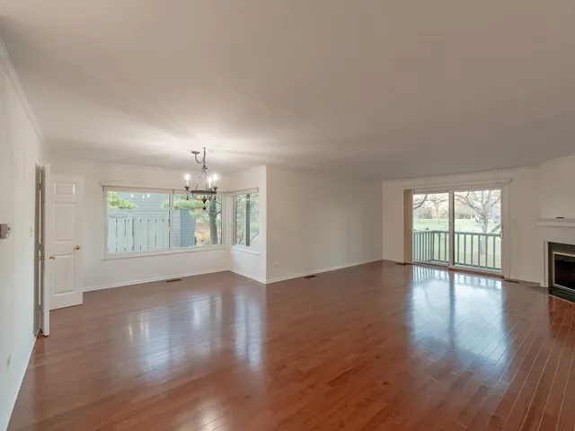 $374,900 | 245 Timber Ridge Lane, Unit 245, Lake Barrington, IL 60010