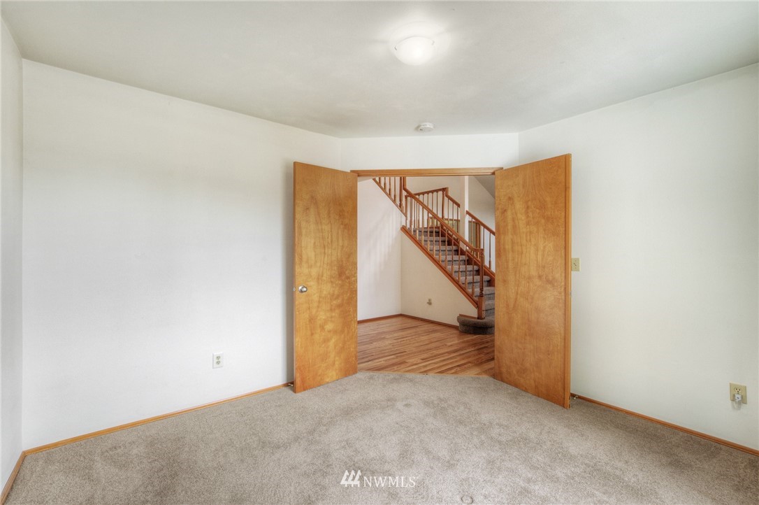 19108 104th Place Southeast Renton, WA 98055 - Photo 3 of 25 Gallery Image 3