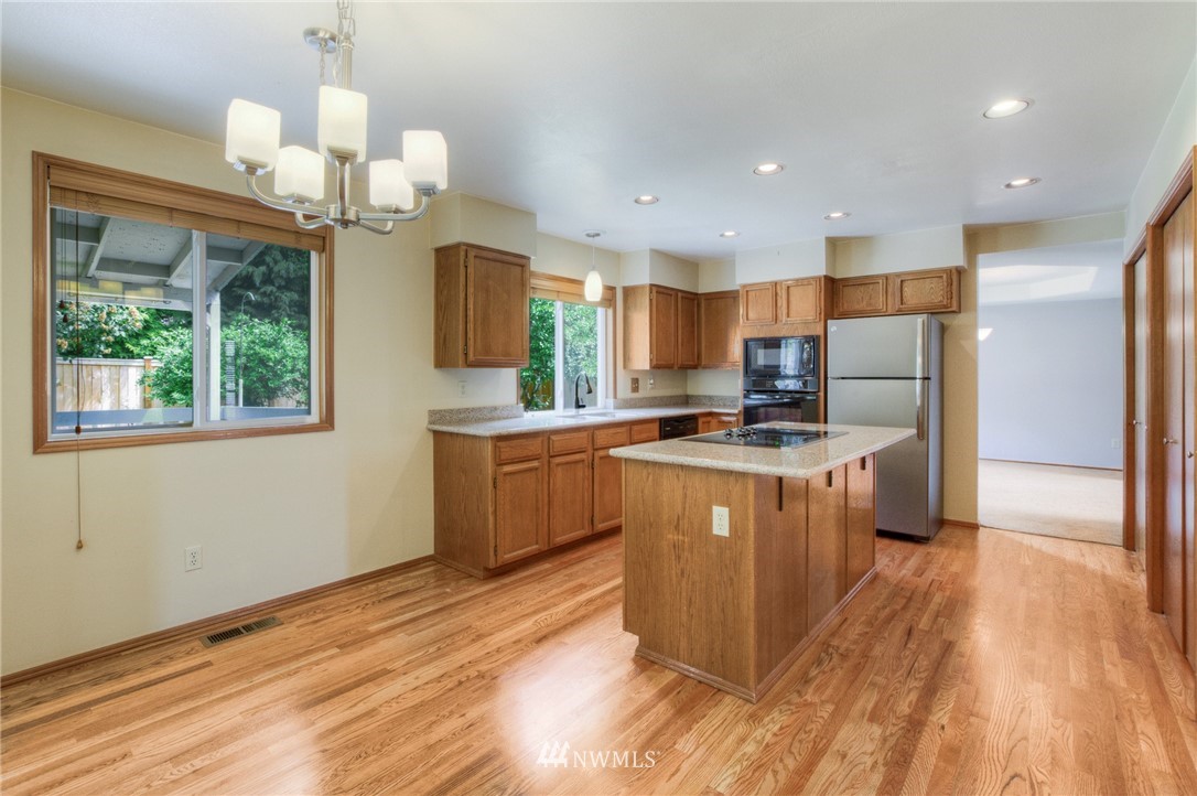 19108 104th Place Southeast Renton, WA 98055 - Photo 9 of 25 Gallery Image 9