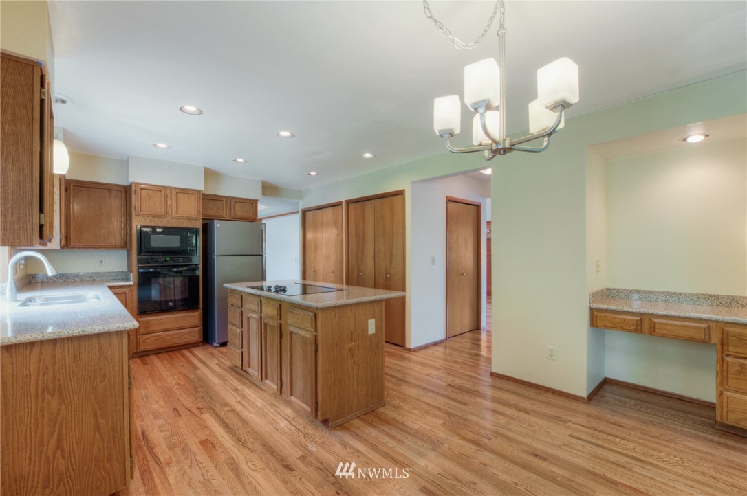19108 104th Place Southeast Renton, WA 98055 - Photo 10 of 25 Gallery Image 10