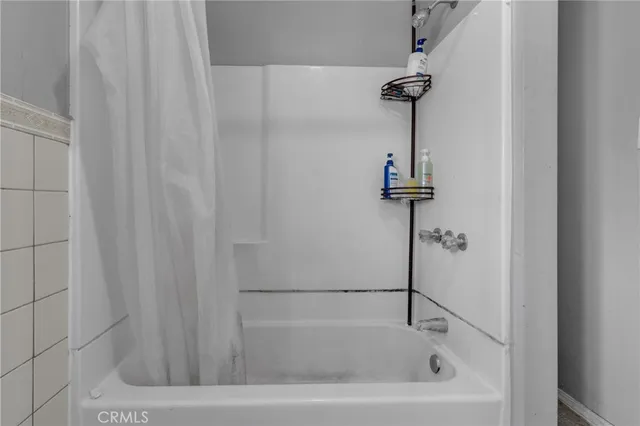 $585,000 | 2200 East 105th Street, Los Angeles, CA 90002