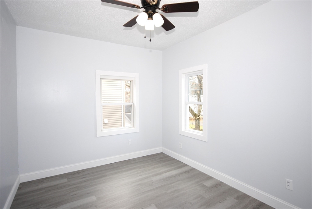 72 Hall Street Springfield, MA 01108 - Photo 28 of 39