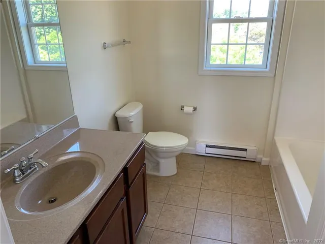 $1,850 | 7 New Street, Unit 300, Danbury, CT 06810