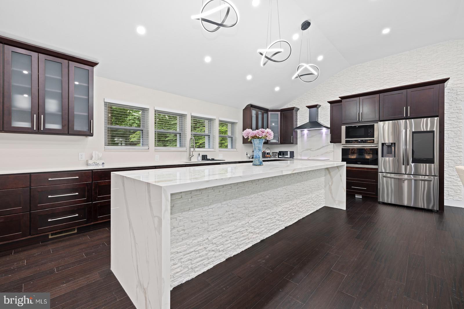 4300 Oaktree Road Rockville, MD 20853 - Photo 6 of 32
