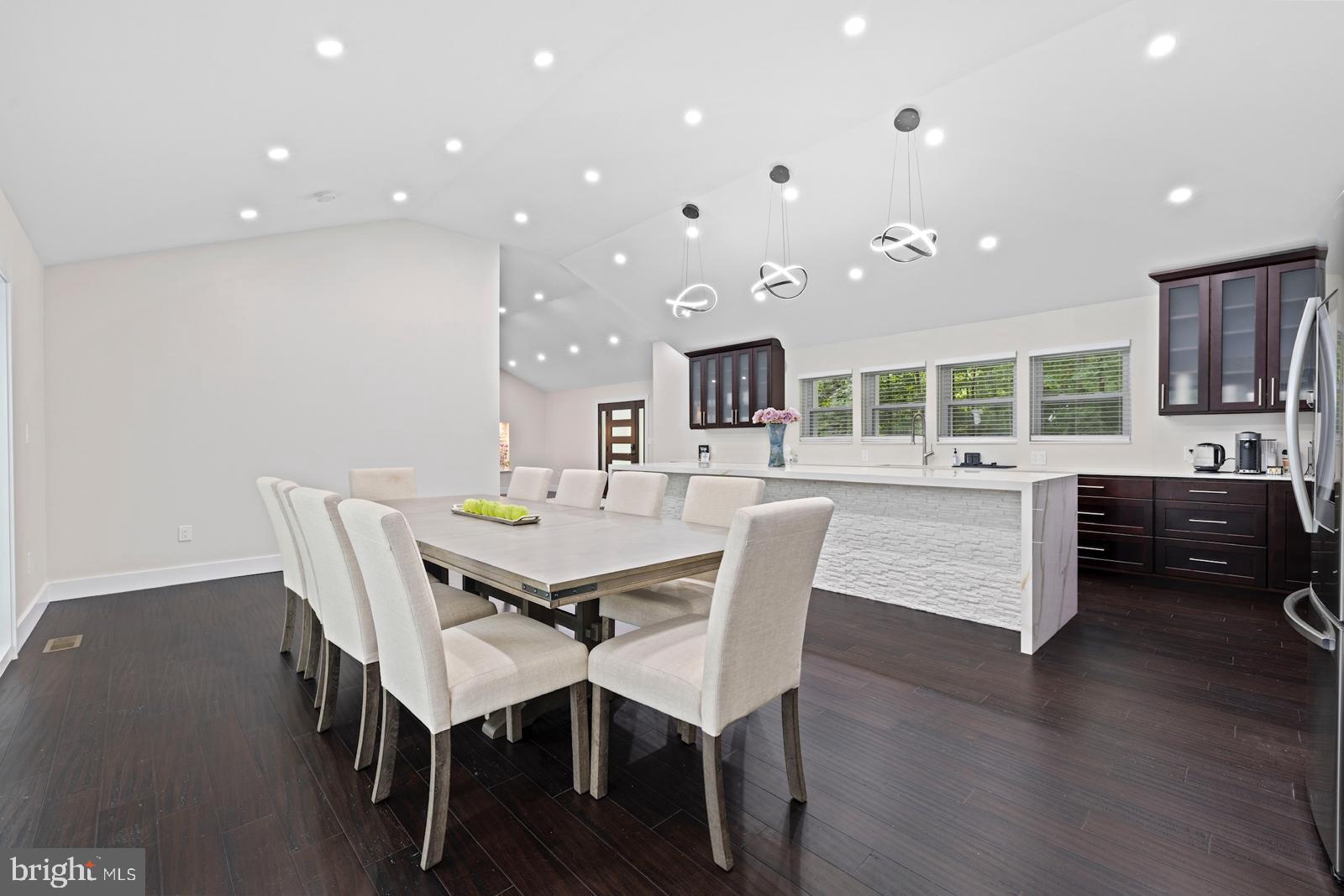4300 Oaktree Road Rockville, MD 20853 - Photo 7 of 32