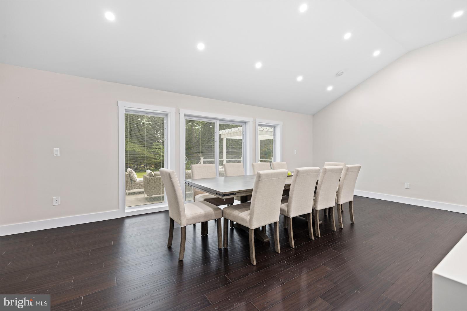 4300 Oaktree Road Rockville, MD 20853 - Photo 8 of 32