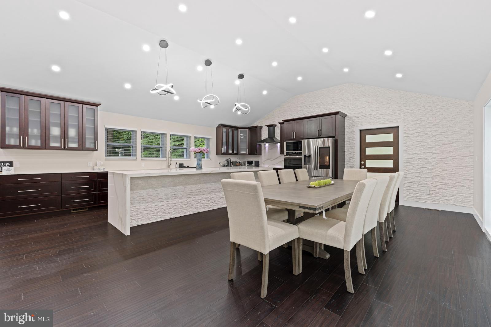 4300 Oaktree Road Rockville, MD 20853 - Photo 9 of 32