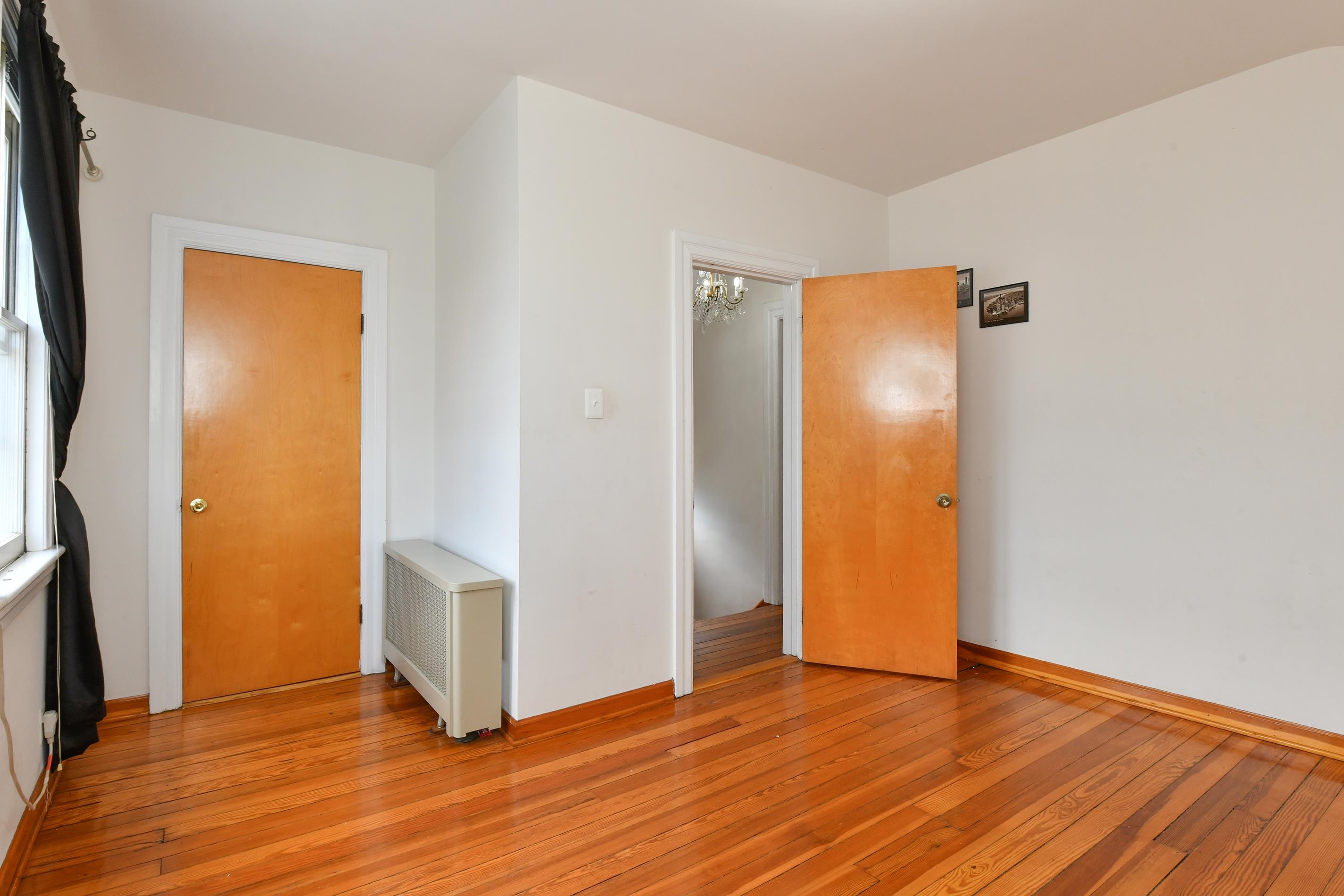 241 Maple Street Secaucus, NJ 07094 - Photo 13 of 34