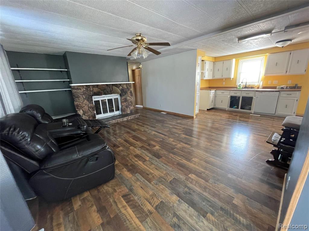 1995 Rangeline Road Deckerville, MI 48427 - Photo 6 of 15