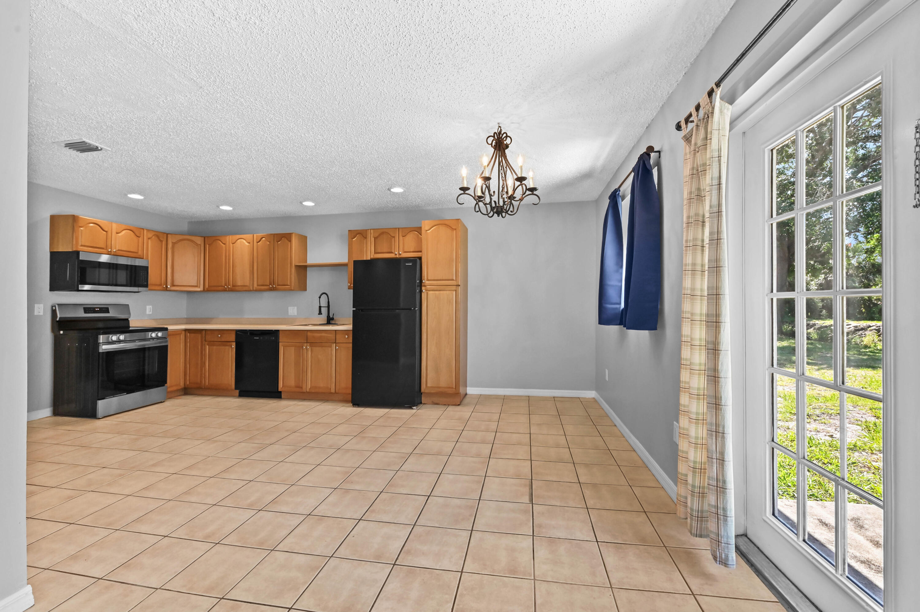 4548 Southeast Salvatori Road Stuart, FL 34997 - Photo 12 of 30 09 dining room 03