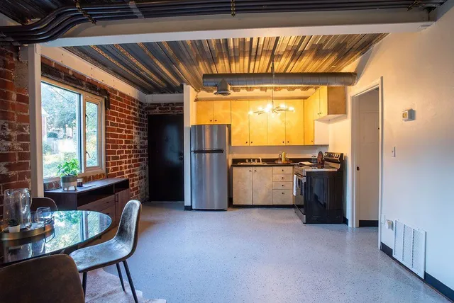 $1,399 | 15 Burbank Drive Southwest, Unit 4, Atlanta, GA 30314