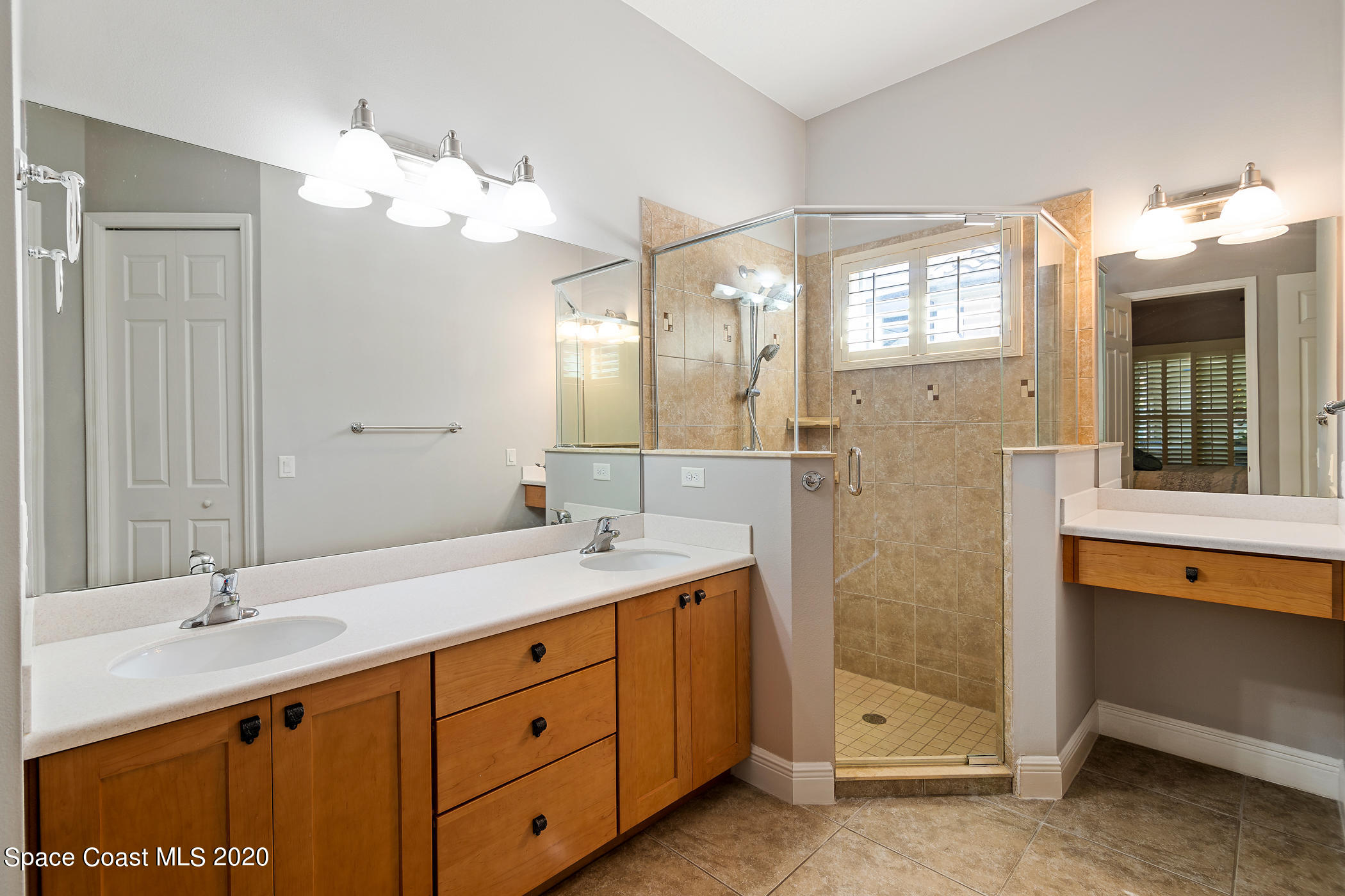 1162 Tralee Bay Avenue Melbourne, FL 32940 - Photo 16 of 34 Master Bathroom