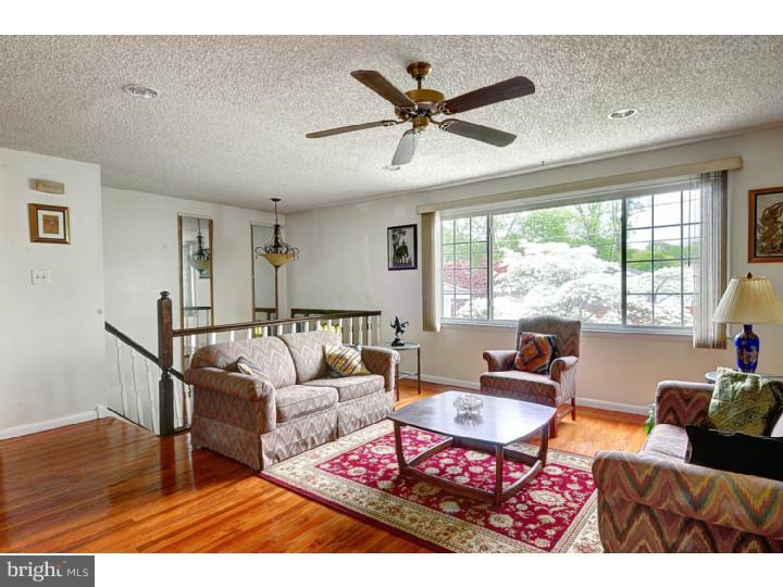 103 Winston Road Mount Laurel, NJ 08054 - Photo 3 of 23 Living Room