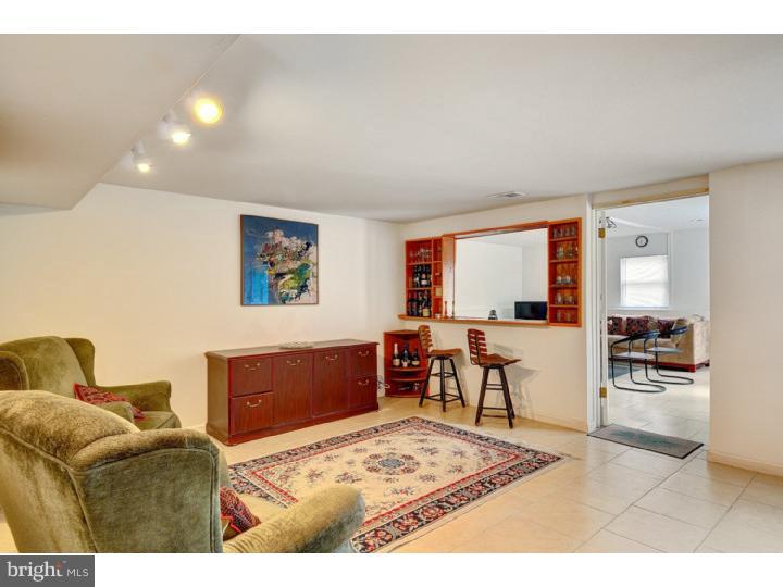 103 Winston Road Mount Laurel, NJ 08054 - Photo 9 of 23 Family Room