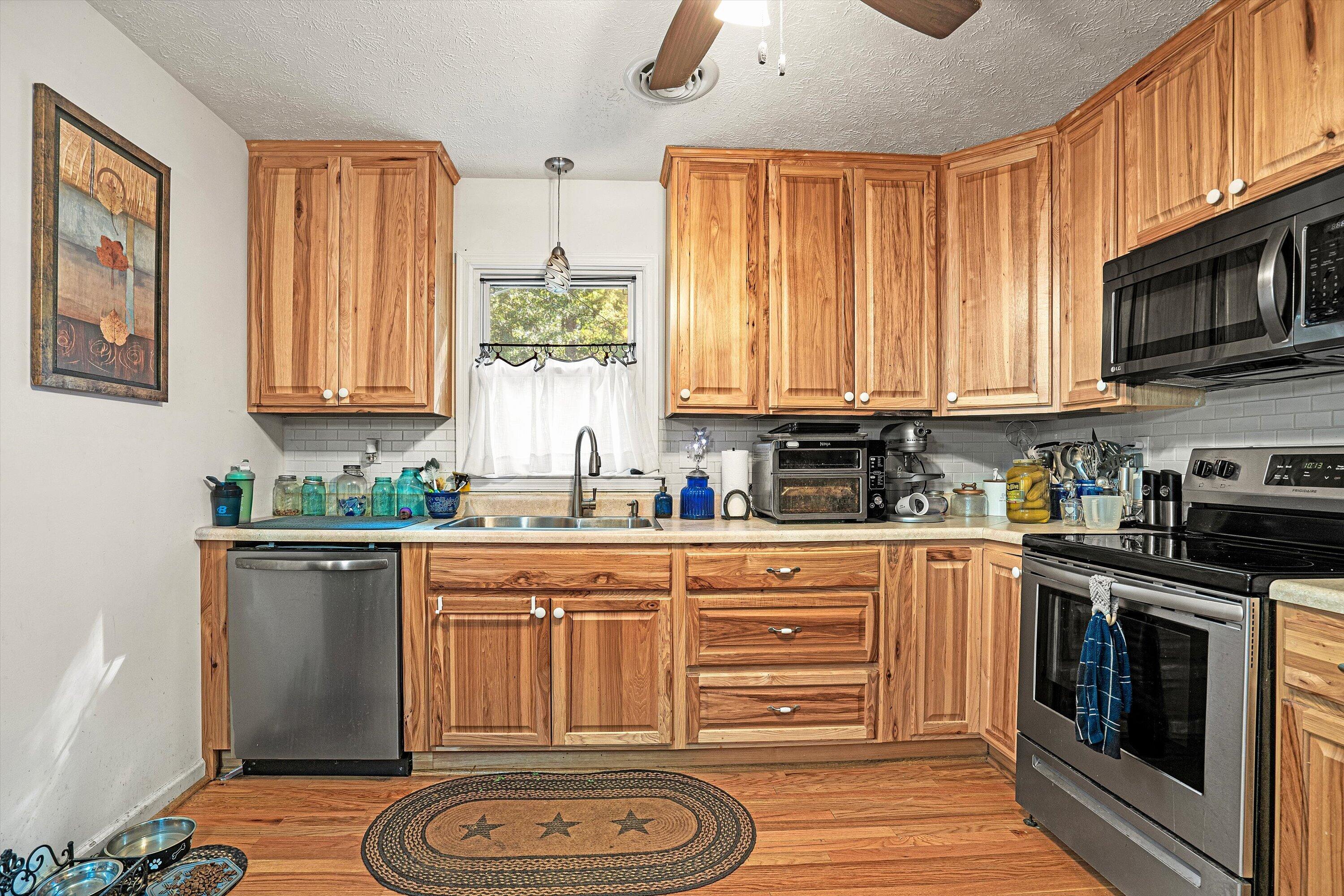 2112 Gate Road Christiansburg, VA 24073 - Photo 11 of 30 10-DSC01427