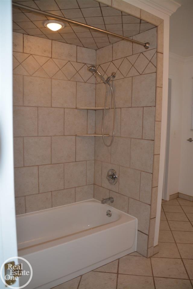 2748 West Tienken Road Rochester Hills, MI 48306 - Photo 6 of 8