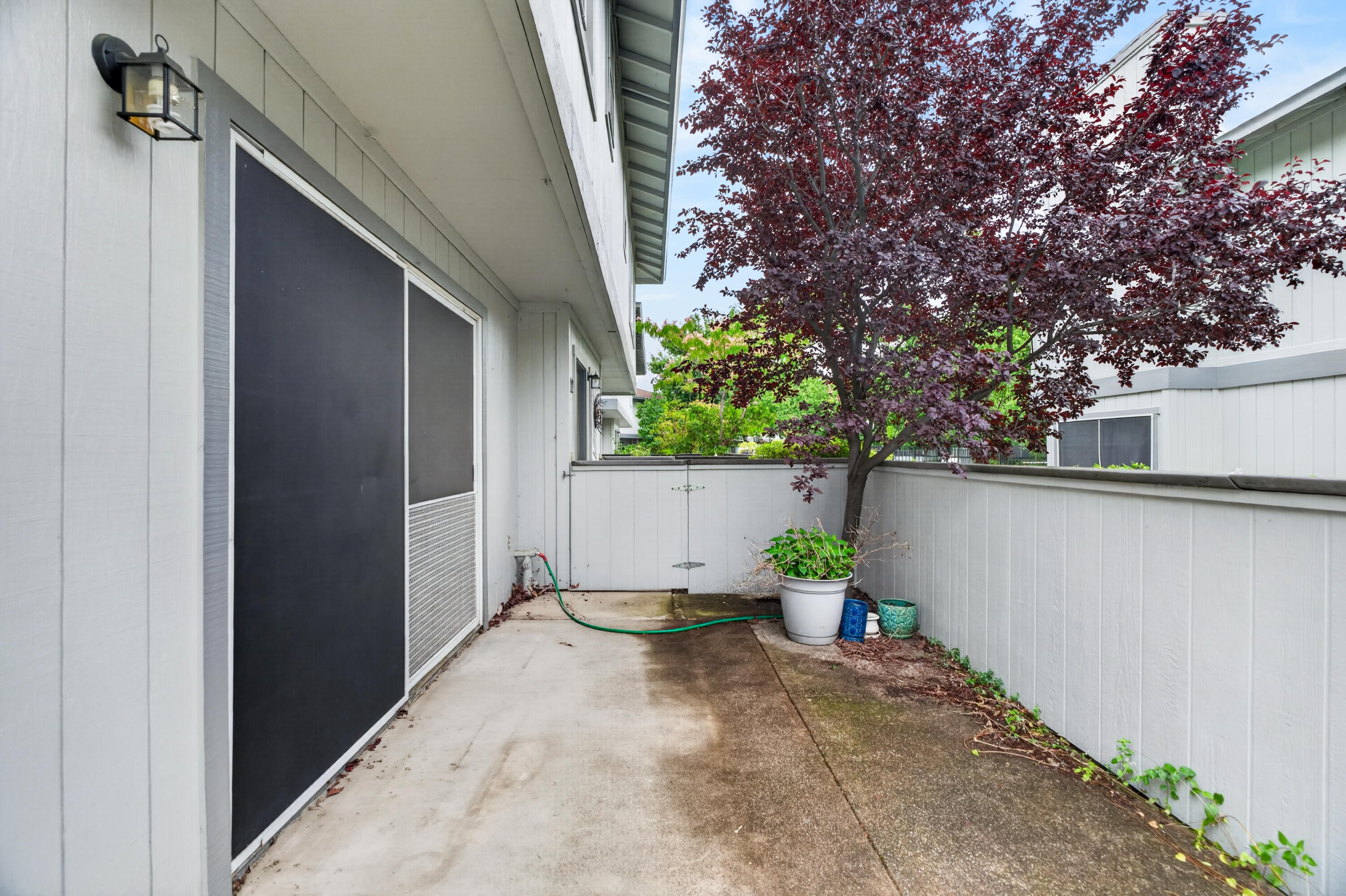 200 Ridgetop Drive, Unit 22 Redding, CA 96003 - Photo 25 of 29 Patio