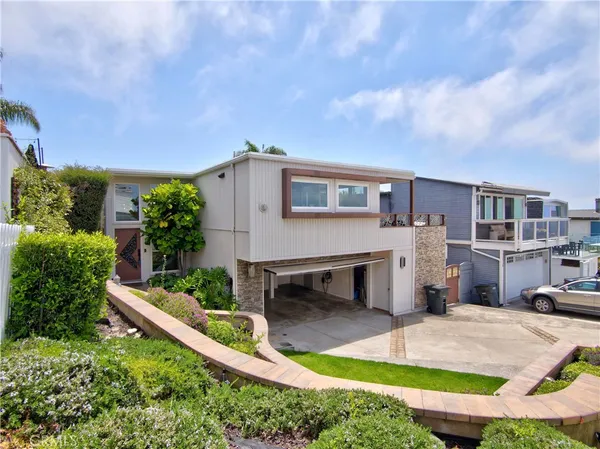 $2,650,000 | 1080 Noria Street, Laguna Beach, CA 92651