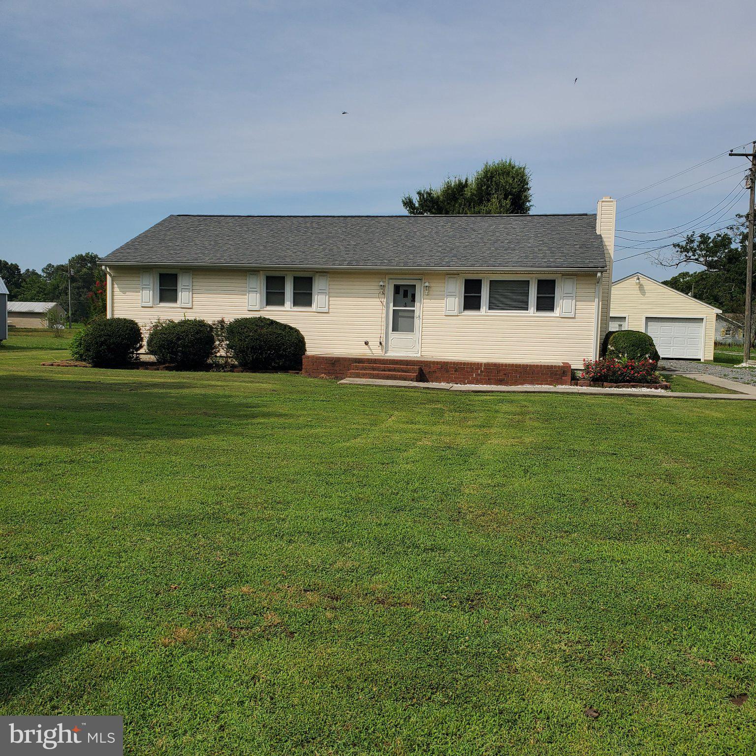 204 Chatham Village Road Montross, VA 22520 - Photo 2 of 31 Charming home on lush green lawn.