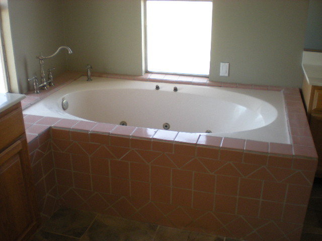15941 North Warren Road Maricopa, AZ 85139 - Photo 5 of 5 Jetted tub in master