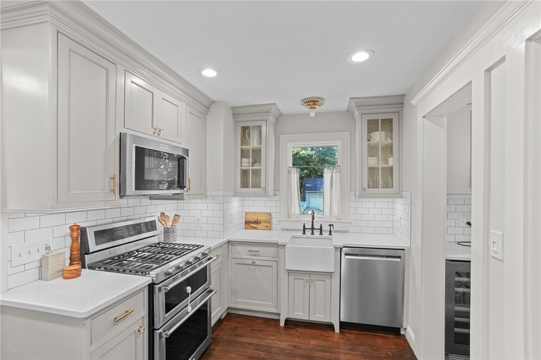97 Cowesett Road Warwick, RI 02886 - Photo 12 of 48